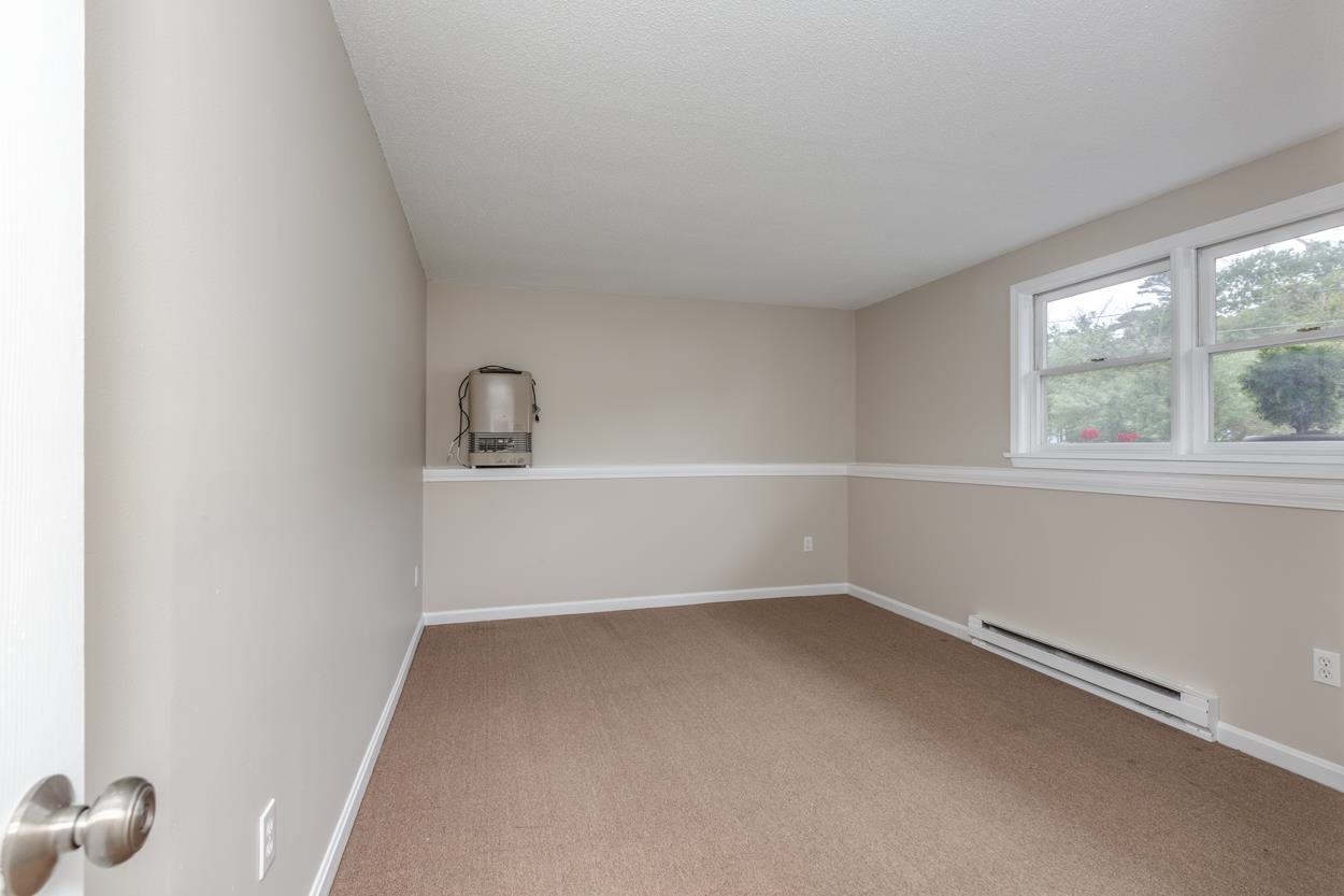 87 R Derryfield Road, Unit R Derry, NH 03038 - Photo 13 of 17