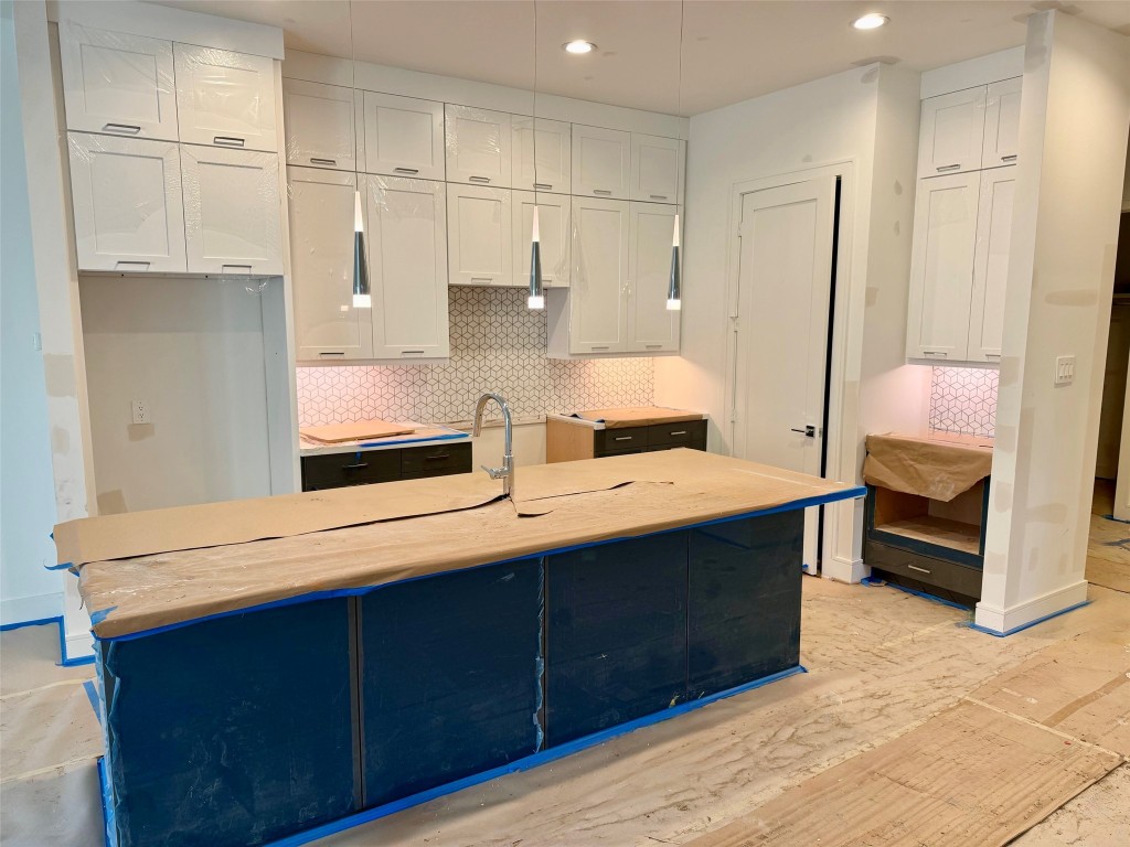 2630 Peckham Street Houston, TX 77098 - Photo 7 of 49 * Est Compl 4/15/26 * * Construction as of 2/1 * ASK ABOUT CUSTOMIZATION OPTIONS DURING CONSTRUCTION ONLY *MAZZARINO MODEL HOME * PHOTOS MAY SHOW A SIMILAR FLOOR PLAN AND/OR UPGRADED/ALTERNATIVE FINISHES * Please use these photos as a guide *THIS IS AN ACTIVE CONSTRUCTION SITE, BUYERS MUST REQUEST APPOINTMENT TO BE ON PREMISE AT ALL TIMES.