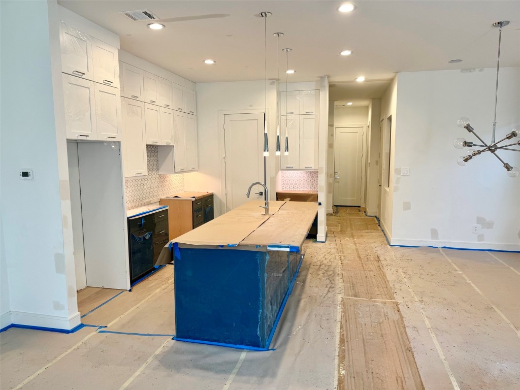 2630 Peckham Street Houston, TX 77098 - Photo 8 of 49 * Est Compl 4/15/26 * * Construction as of 2/1 * ASK ABOUT CUSTOMIZATION OPTIONS DURING CONSTRUCTION ONLY *MAZZARINO MODEL HOME * PHOTOS MAY SHOW A SIMILAR FLOOR PLAN AND/OR UPGRADED/ALTERNATIVE FINISHES * Please use these photos as a guide *THIS IS AN ACTIVE CONSTRUCTION SITE, BUYERS MUST REQUEST APPOINTMENT TO BE ON PREMISE AT ALL TIMES.