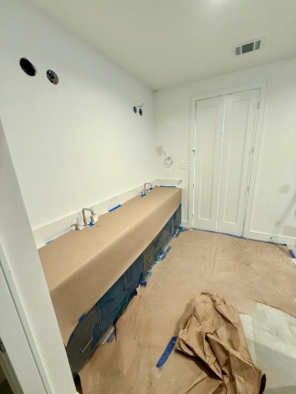 2630 Peckham Street Houston, TX 77098 - Photo 11 of 49 * Est Compl 4/15/26 * * Construction as of 2/1 * ASK ABOUT CUSTOMIZATION OPTIONS DURING CONSTRUCTION ONLY *MAZZARINO MODEL HOME * PHOTOS MAY SHOW A SIMILAR FLOOR PLAN AND/OR UPGRADED/ALTERNATIVE FINISHES * Please use these photos as a guide *THIS IS AN ACTIVE CONSTRUCTION SITE, BUYERS MUST REQUEST APPOINTMENT TO BE ON PREMISE AT ALL TIMES.