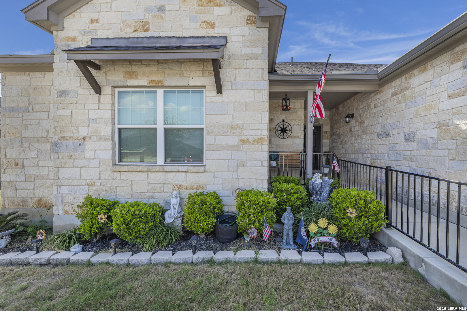 133 Grand View Floresville, TX 78114 - Photo 42 of 43 a front view of a house with a yard