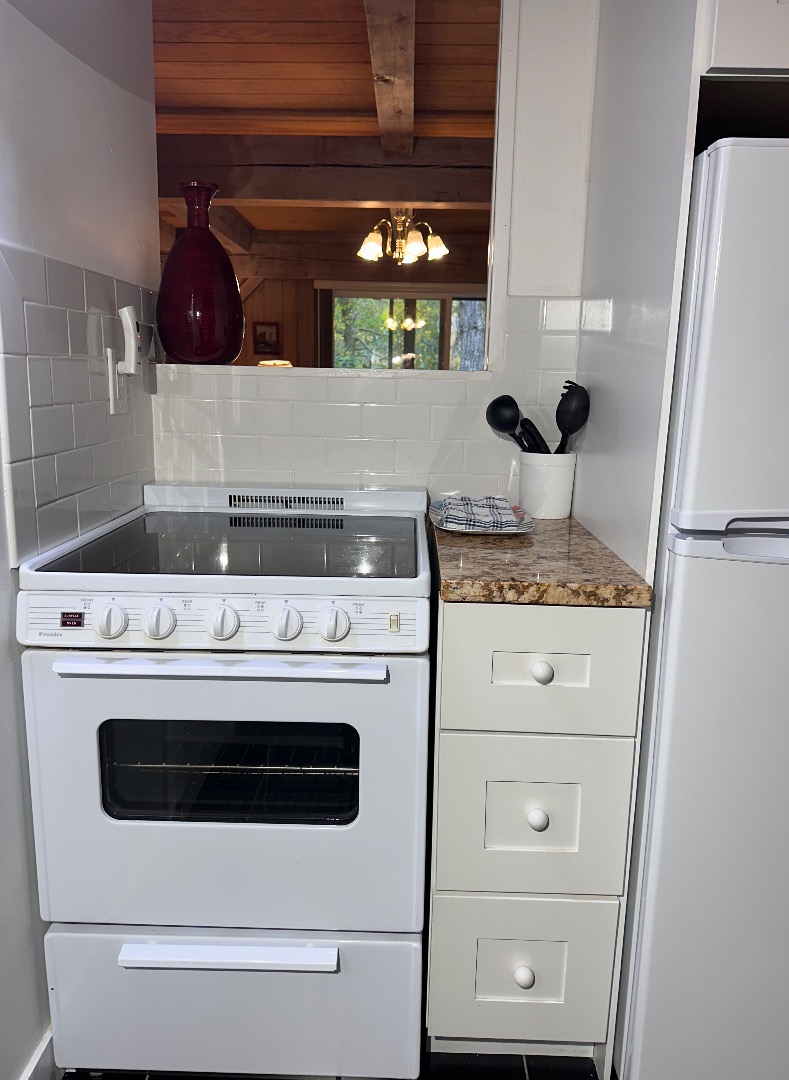 21 Island Inn Road, Unit 39G Oak Bluffs, MA 02557 - Photo 18 of 31 a close view of washer and dryer