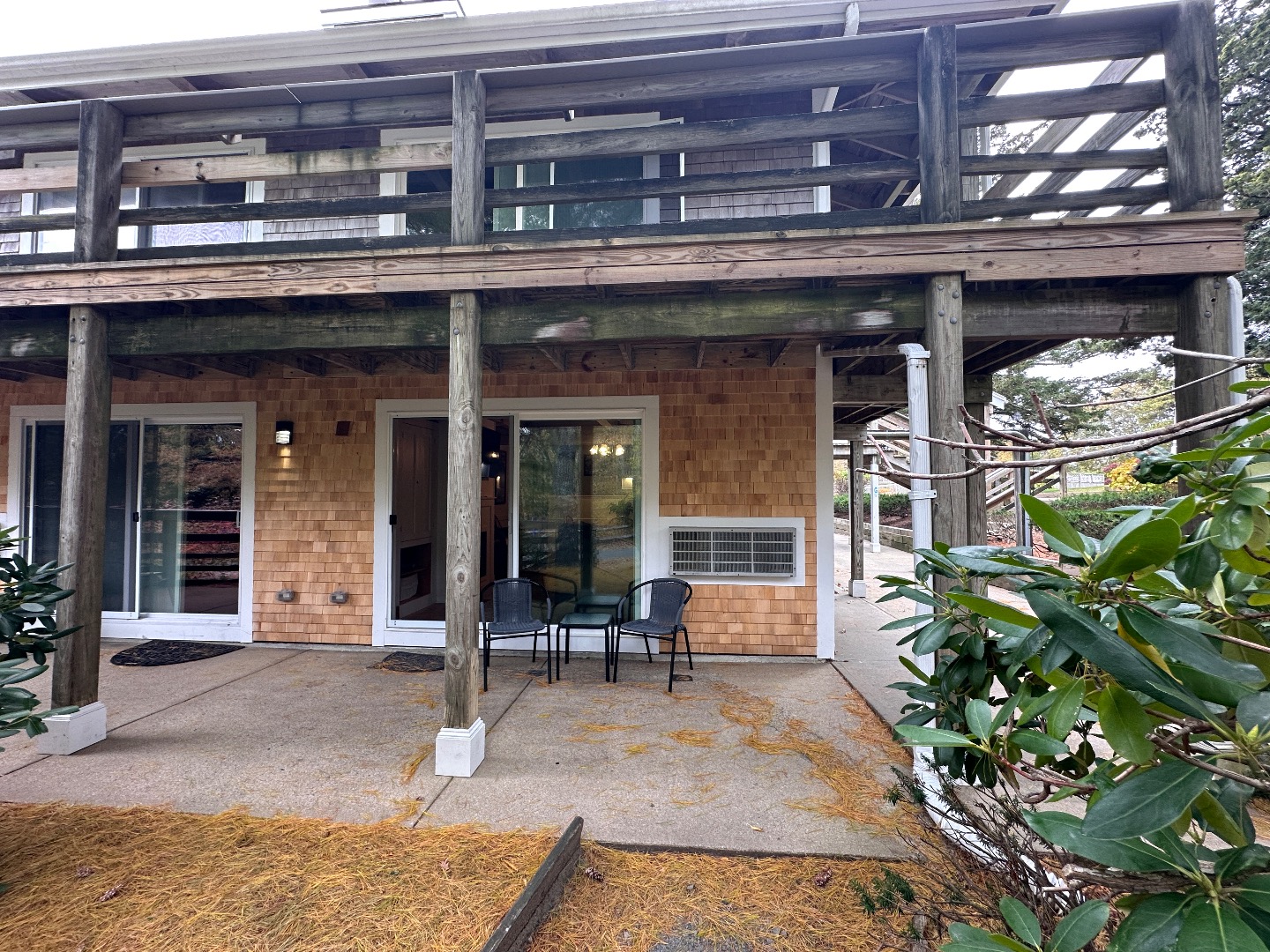 21 Island Inn Road, Unit 39G Oak Bluffs, MA 02557 - Photo 23 of 31 a view of a building with sitting area