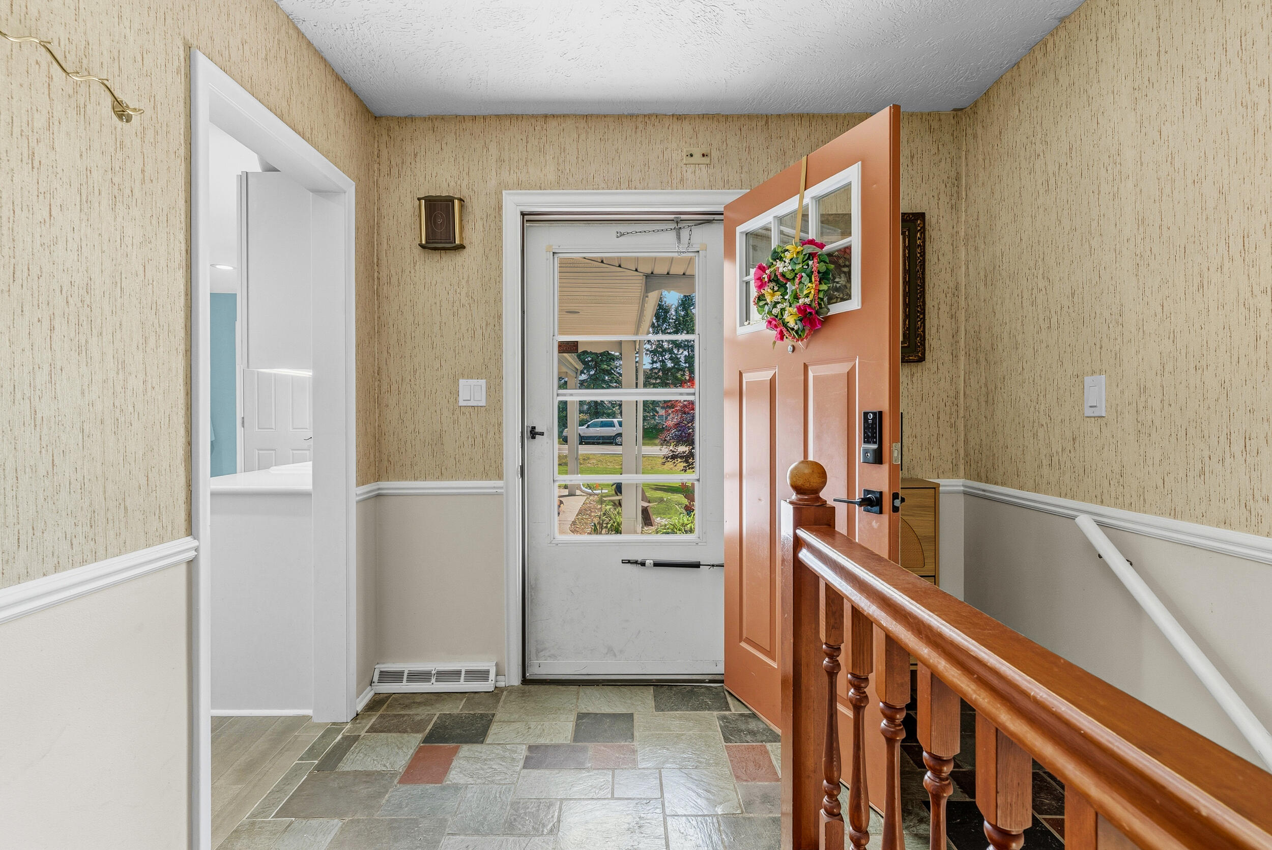 4241 East Cook Road Grand Blanc, MI 48439 - Photo 7 of 43 Frony Door Hallway