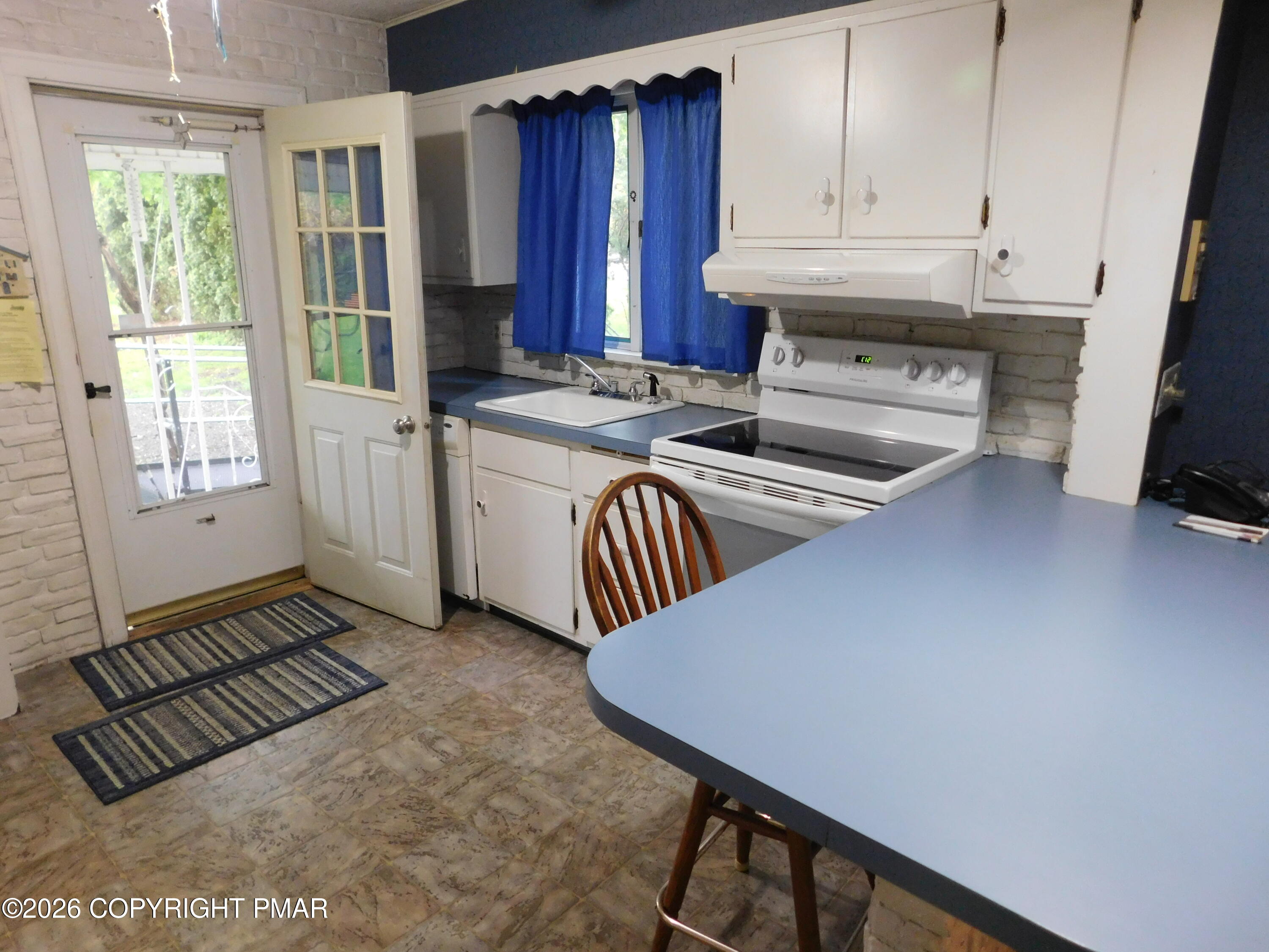 319 Lofty Road McAdoo, PA 18237 - Photo 5 of 20 Breakfast Bar
