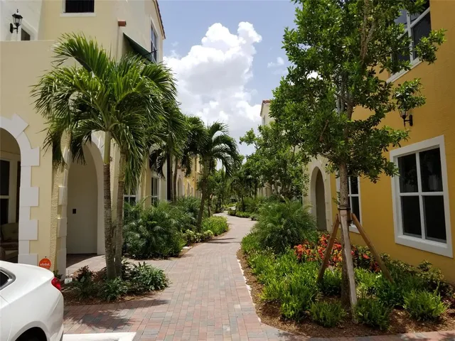 $3,750 | 1741 Northwest 124th Place, Pembroke Pines, FL 33028