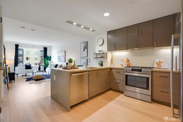 $499,000 | 52 Innes Court, Unit 305, San Francisco, CA 94124