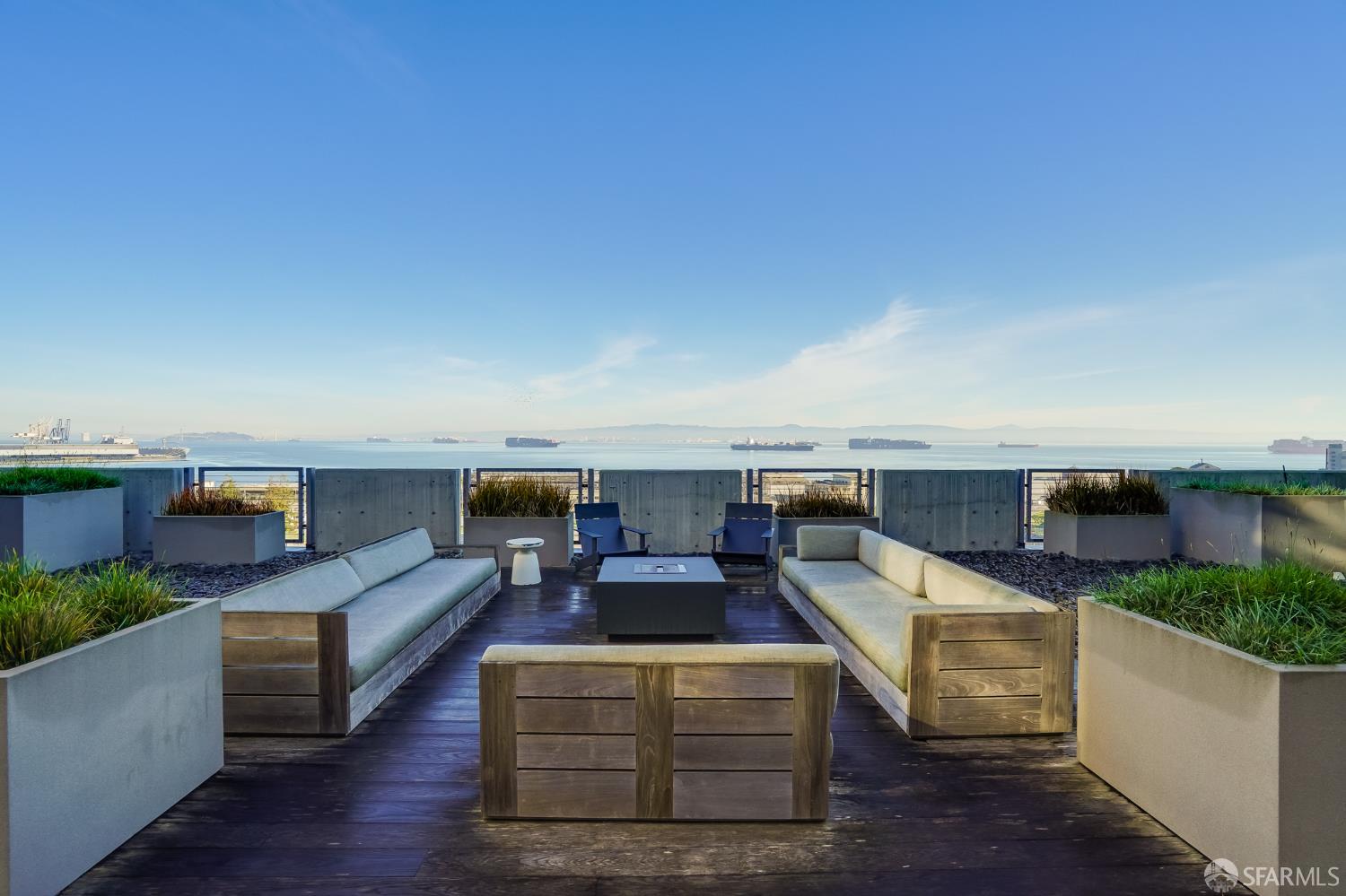 52 Innes Court, Unit 305 San Francisco, CA 94124 - Photo 18 of 22