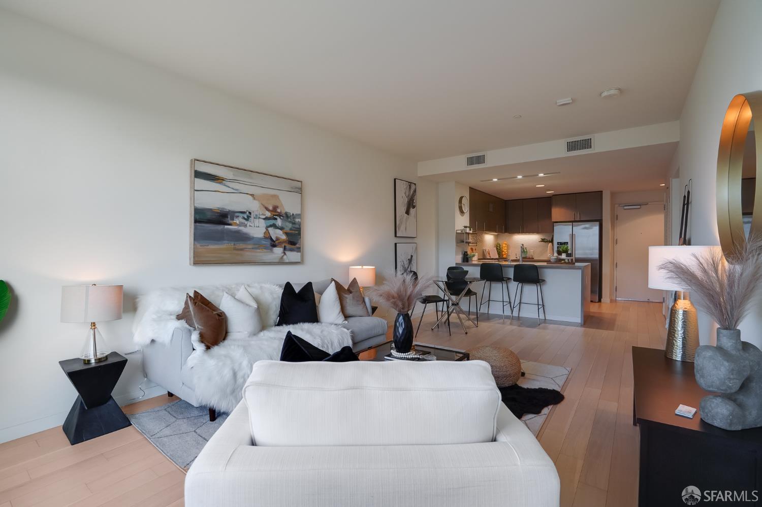 52 Innes Court, Unit 305 San Francisco, CA 94124 - Photo 6 of 22