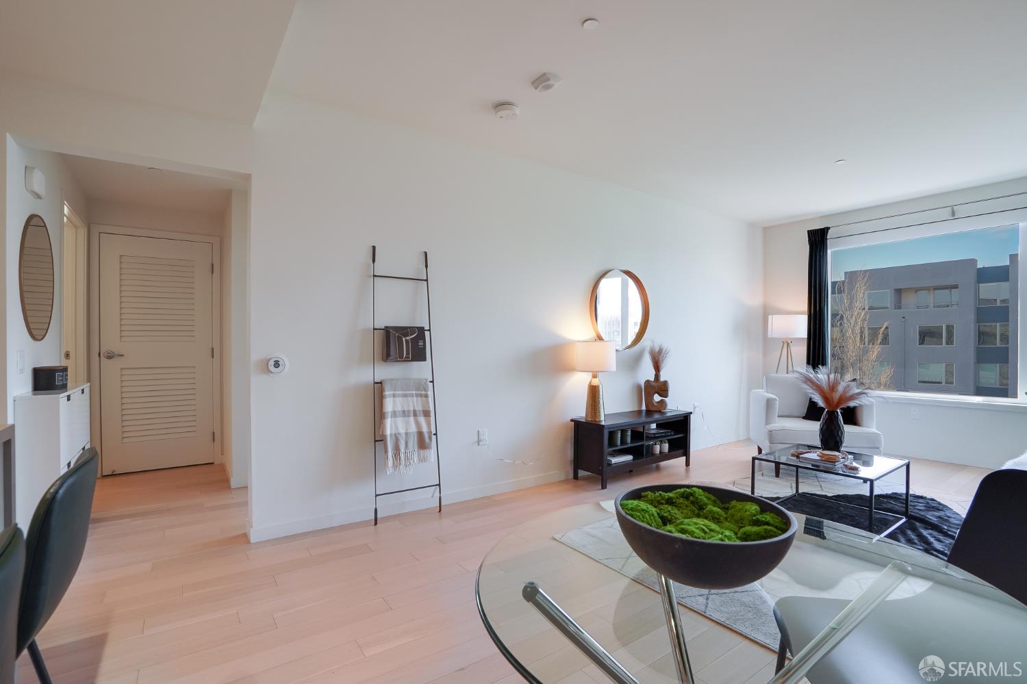 52 Innes Court, Unit 305 San Francisco, CA 94124 - Photo 9 of 22