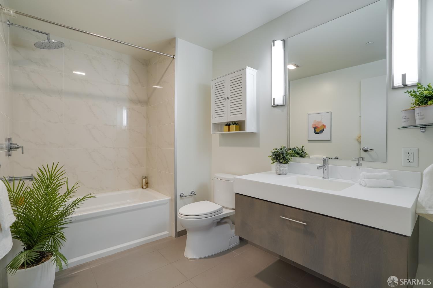 52 Innes Court, Unit 305 San Francisco, CA 94124 - Photo 10 of 22