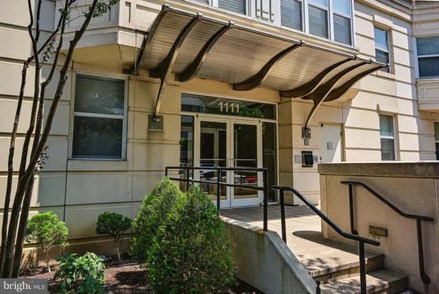 a view of sitting area of the house