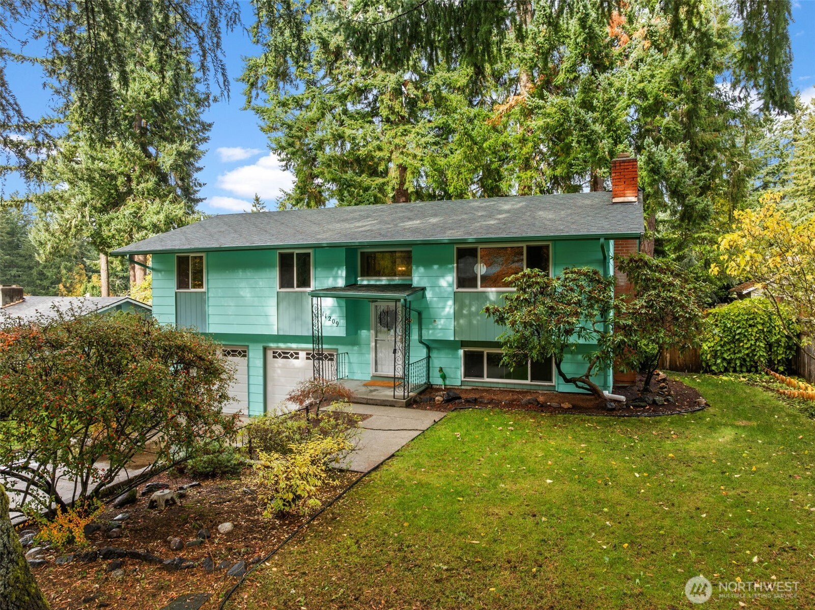 11209 111th Street Southwest Tacoma, WA 98498 - Photo 2 of 40