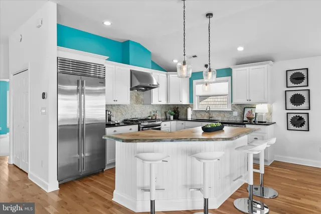 $2,499,000 | 7 West Essex Street, Fenwick Island, DE 19944