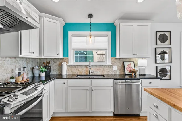 $2,499,000 | 7 West Essex Street, Fenwick Island, DE 19944