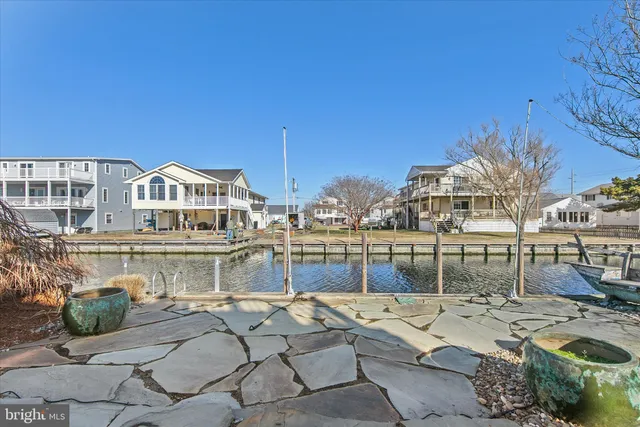 $2,499,000 | 7 West Essex Street, Fenwick Island, DE 19944
