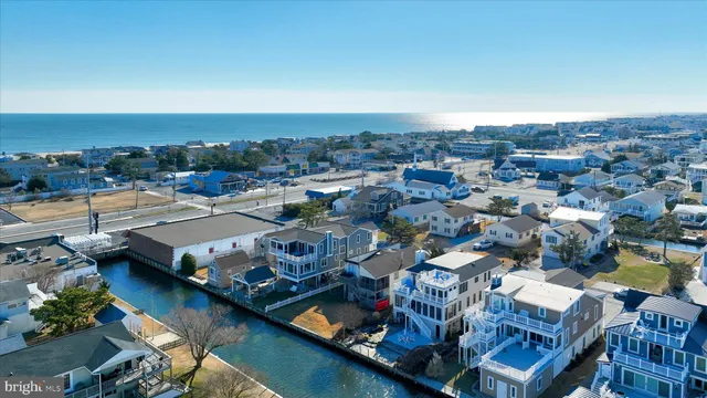 $2,499,000 | 7 West Essex Street, Fenwick Island, DE 19944