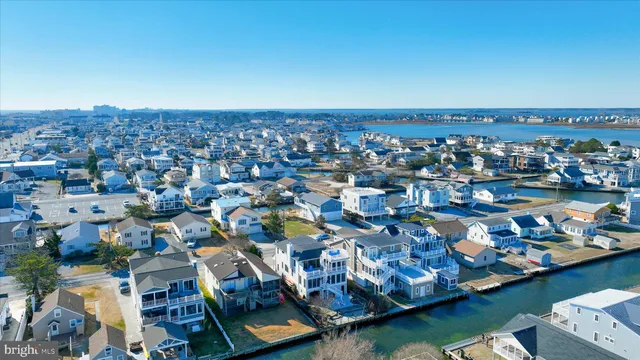 $2,499,000 | 7 West Essex Street, Fenwick Island, DE 19944