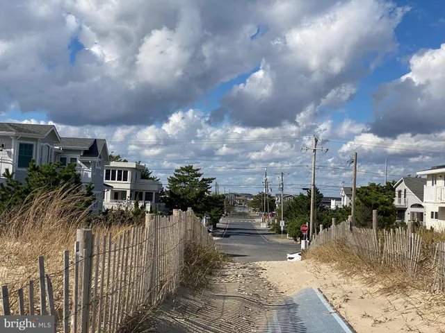 $2,499,000 | 7 West Essex Street, Fenwick Island, DE 19944