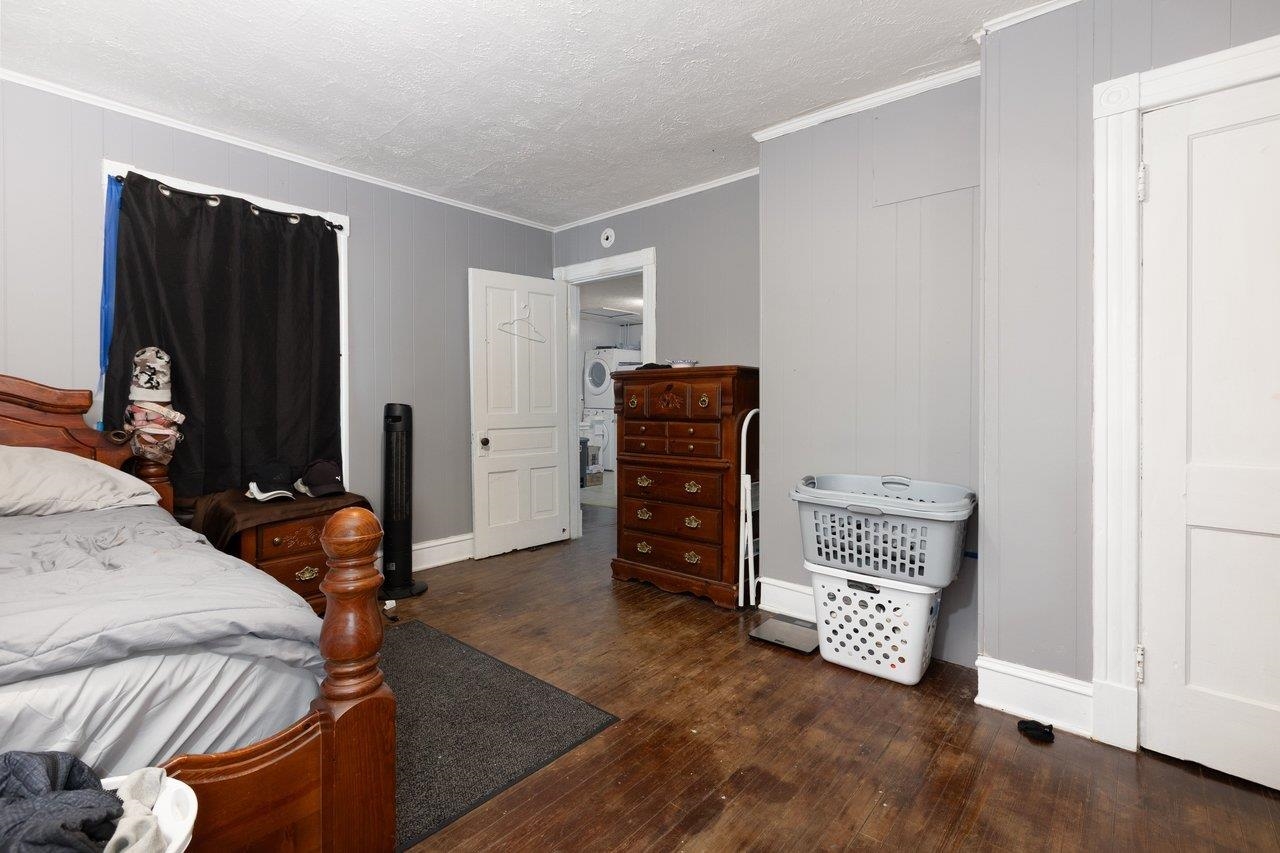 317 West 12th Street Waynesboro, VA 22980 - Photo 29 of 39 a bed room with a bed and a television