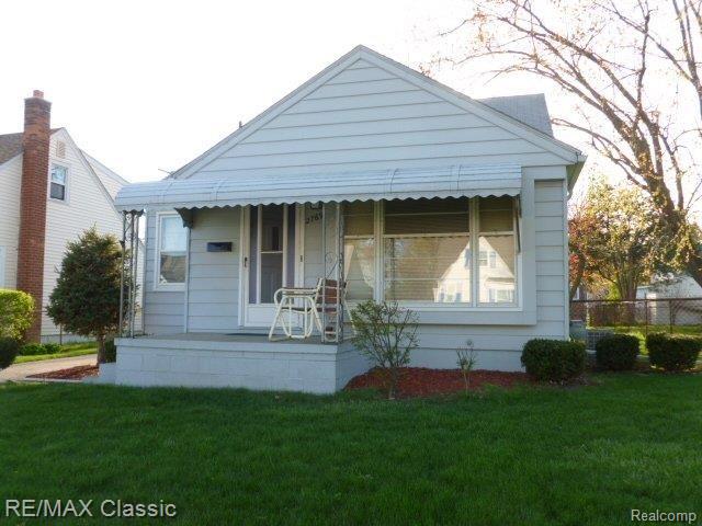 2769 Cumberland Road Berkley, MI 48072 - Photo 1 of 22 P1030162.JPG
