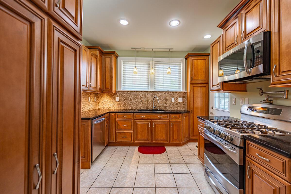 150 Arden Road Columbus, OH 43214 - Photo 17 of 37 Kitchen