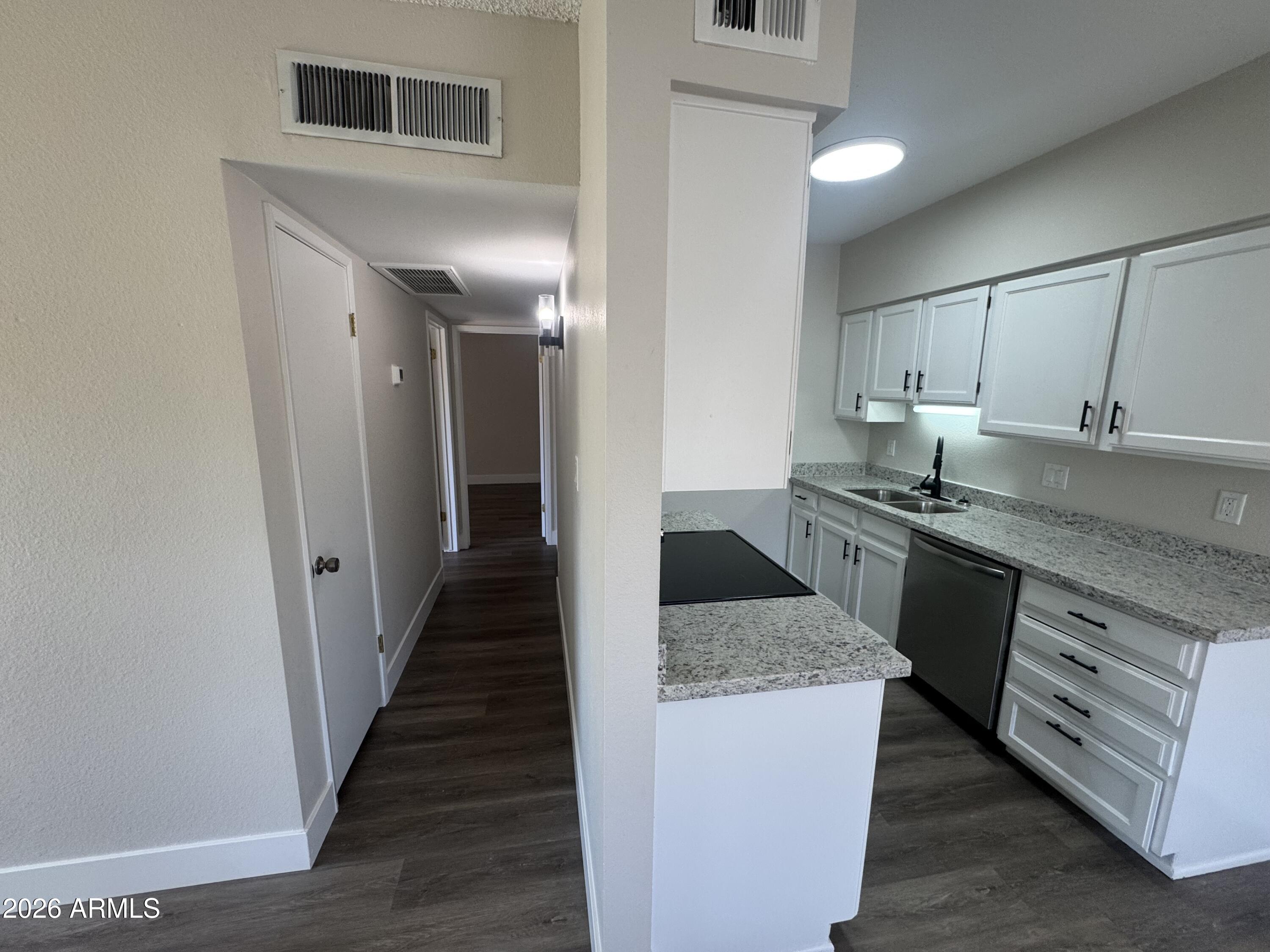 555 North May, Unit 29 Mesa, AZ 85201 - Photo 3 of 12 IMG_9220