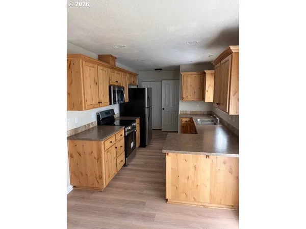 $659,950 | 15650 Southeast Stark Street, Portland, OR 97233
