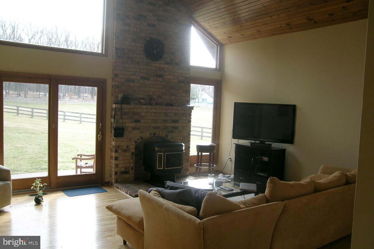 5621 Ridge Road Mount Airy, MD 21771 - Photo 8 of 23 Upper Family Room