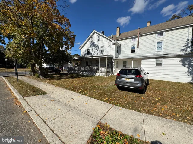 a car parked in front of a building