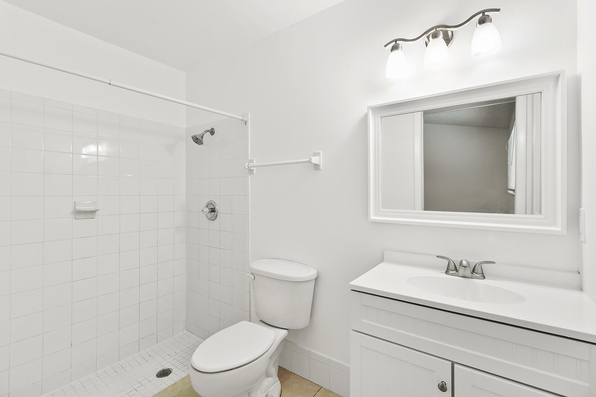 22544 Swordfish Drive Boca Raton, FL 33428 - Photo 17 of 27 Bathroom 1