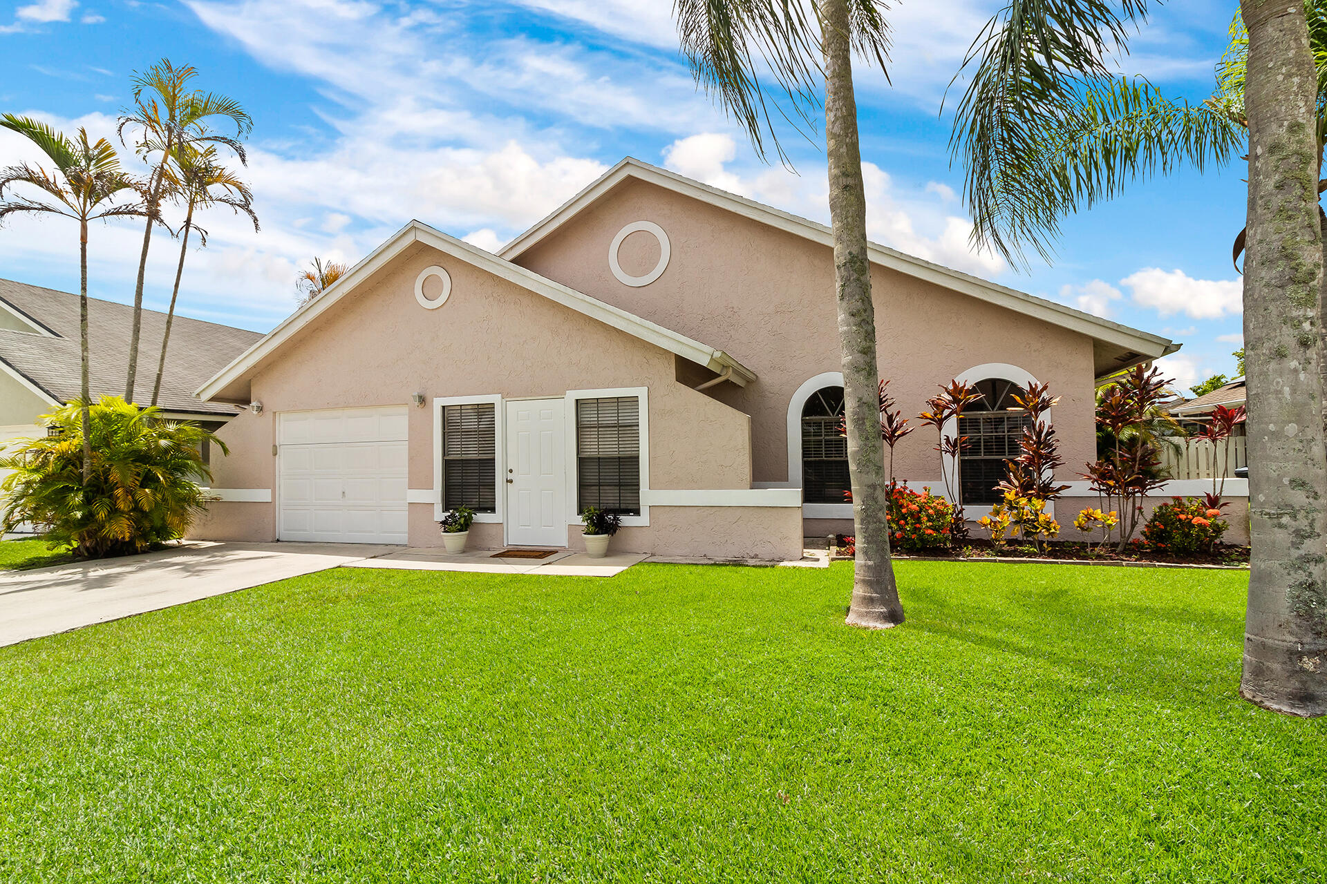 22544 Swordfish Drive Boca Raton, FL 33428 - Photo 23 of 27 Front View
