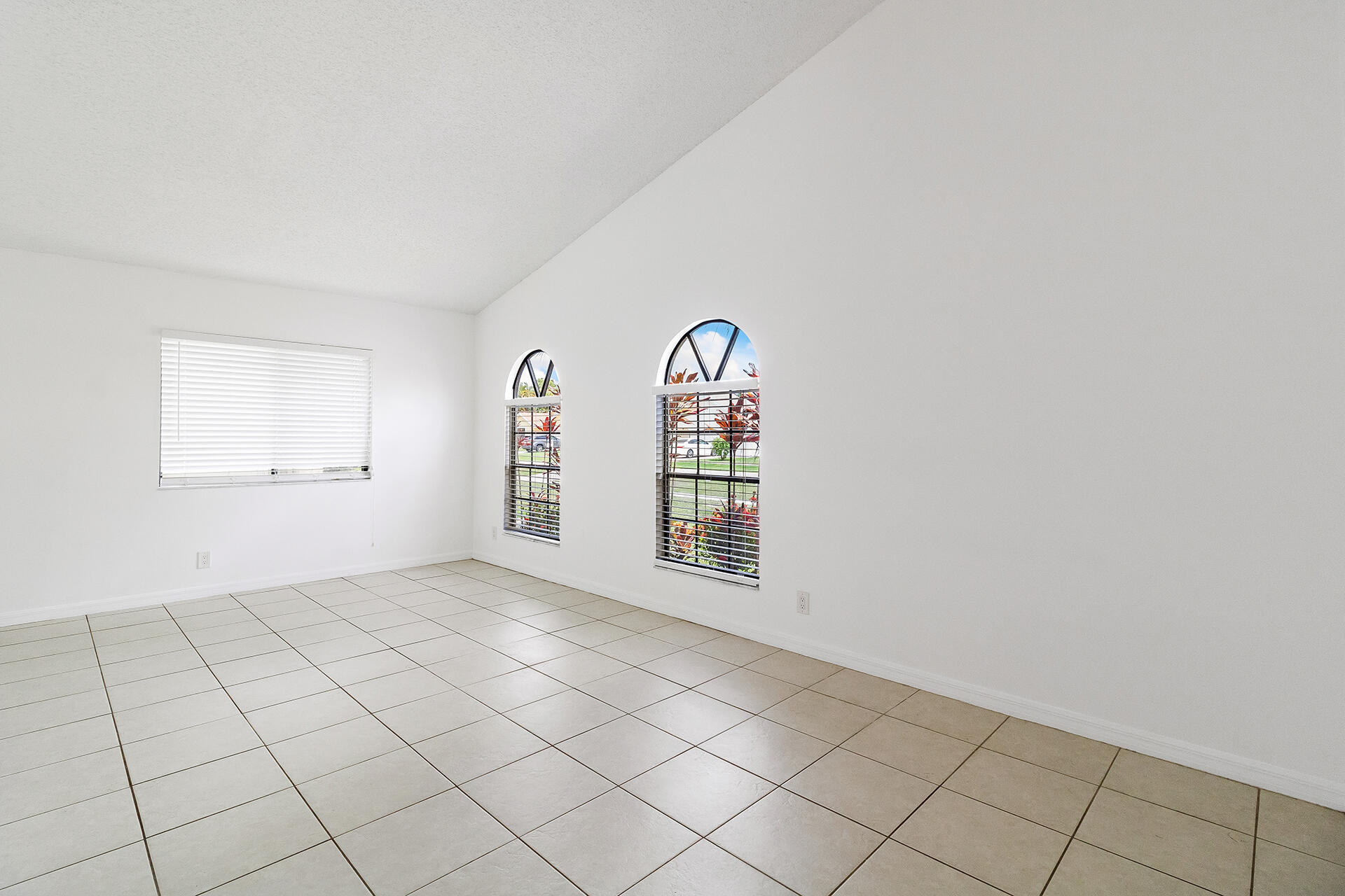 22544 Swordfish Drive Boca Raton, FL 33428 - Photo 5 of 27 Living Room