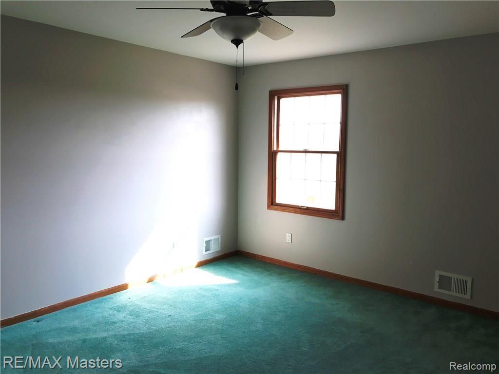 8898 Armstrong Road Newport, MI 48166 - Photo 28 of 42 20170916_144805824_iOS.jpg