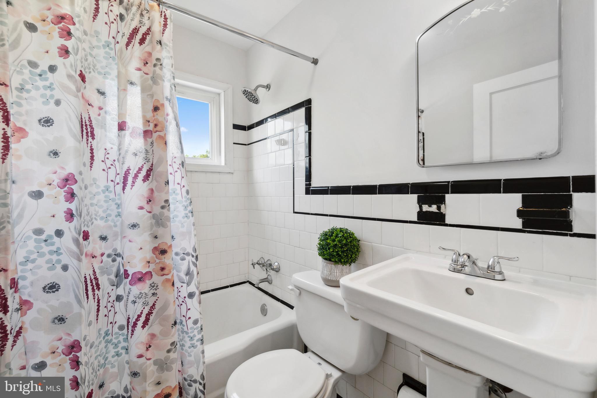 1010 Elm Road Halethorpe, MD 21227 - Photo 20 of 32 Beautiful Vintage Full Bathroom