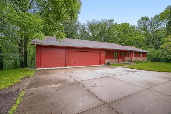 $750,000 | 13151 State Highway 13, Savage, MN 55378