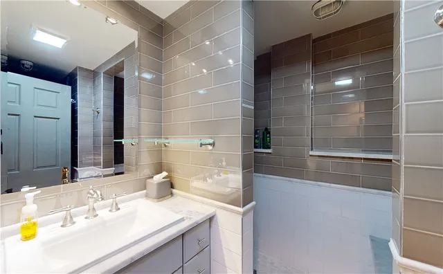 $2,375 | 800 A Howe Street, Unit A, Brunswick, GA 31520