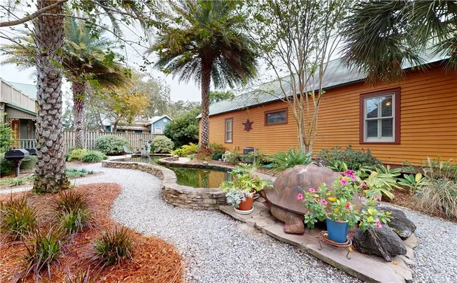 $2,375 | 800 A Howe Street, Unit A, Brunswick, GA 31520