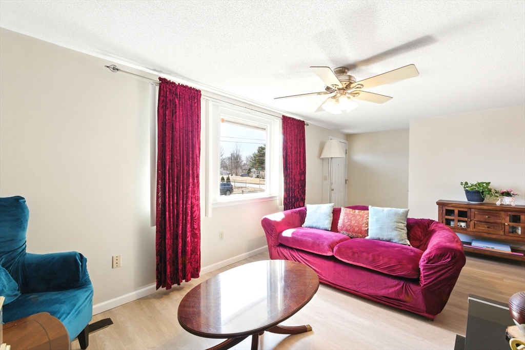 28 Dutton Street Springfield, MA 01151 - Photo 11 of 37