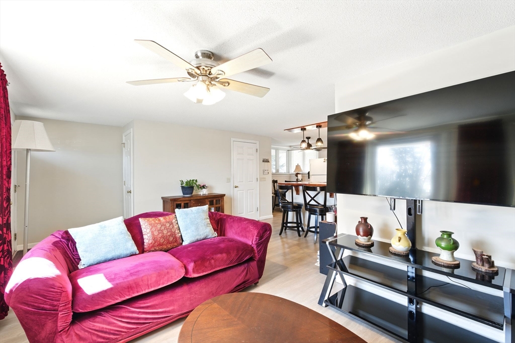 28 Dutton Street Springfield, MA 01151 - Photo 12 of 37