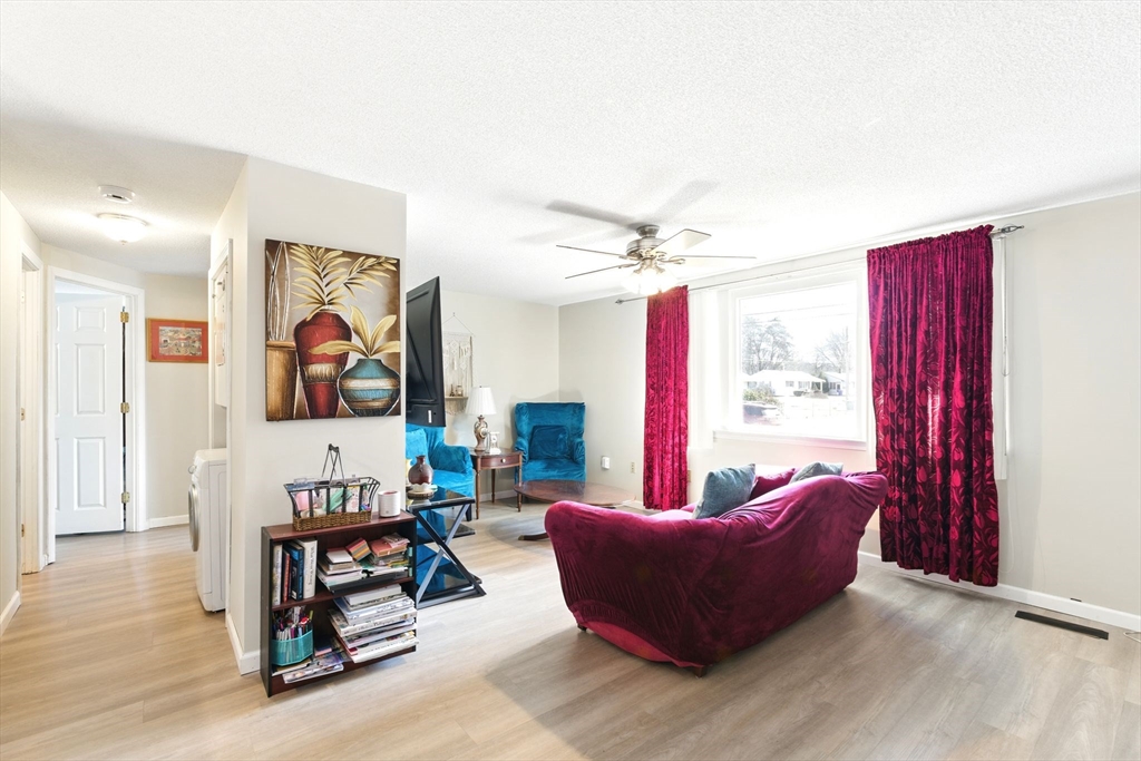 28 Dutton Street Springfield, MA 01151 - Photo 13 of 37