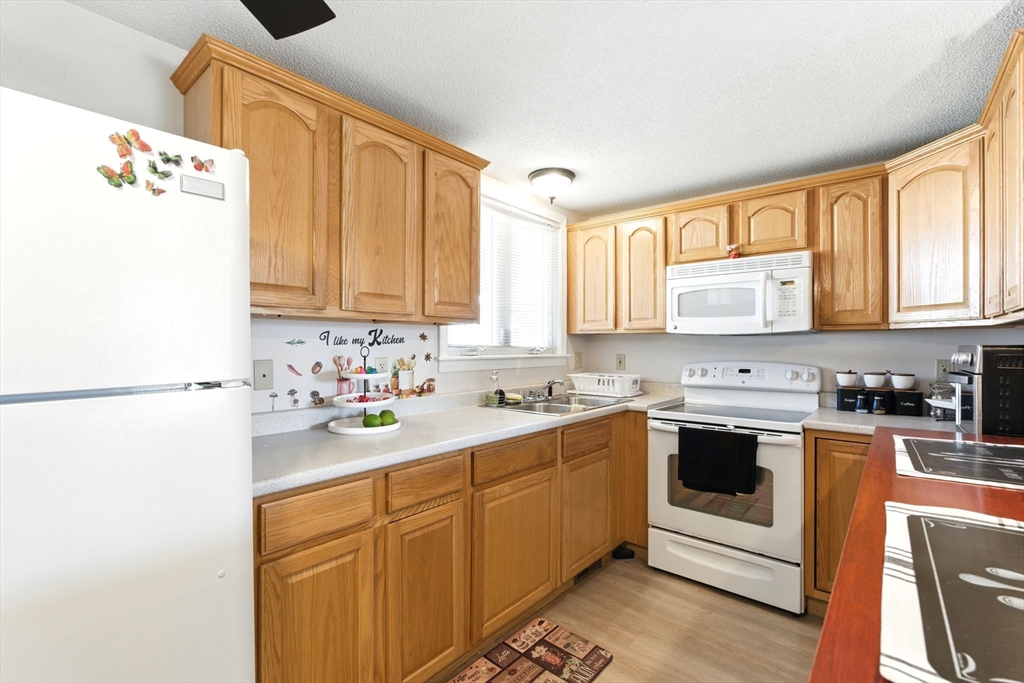 28 Dutton Street Springfield, MA 01151 - Photo 16 of 37