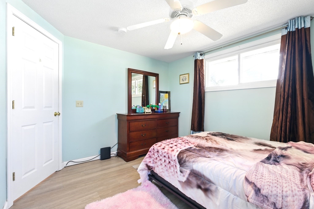 28 Dutton Street Springfield, MA 01151 - Photo 23 of 37