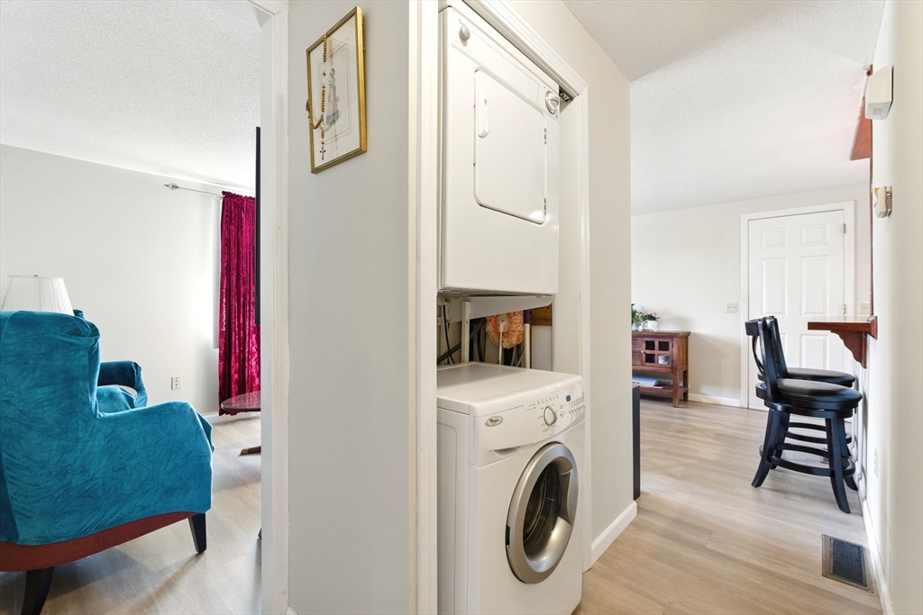 28 Dutton Street Springfield, MA 01151 - Photo 30 of 37