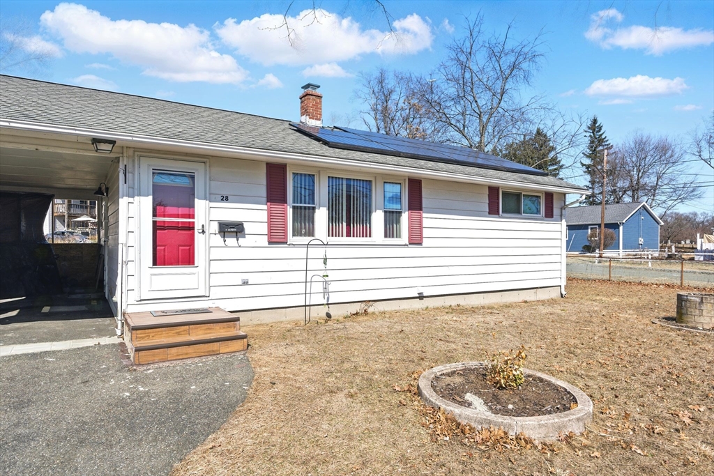 28 Dutton Street Springfield, MA 01151 - Photo 3 of 37