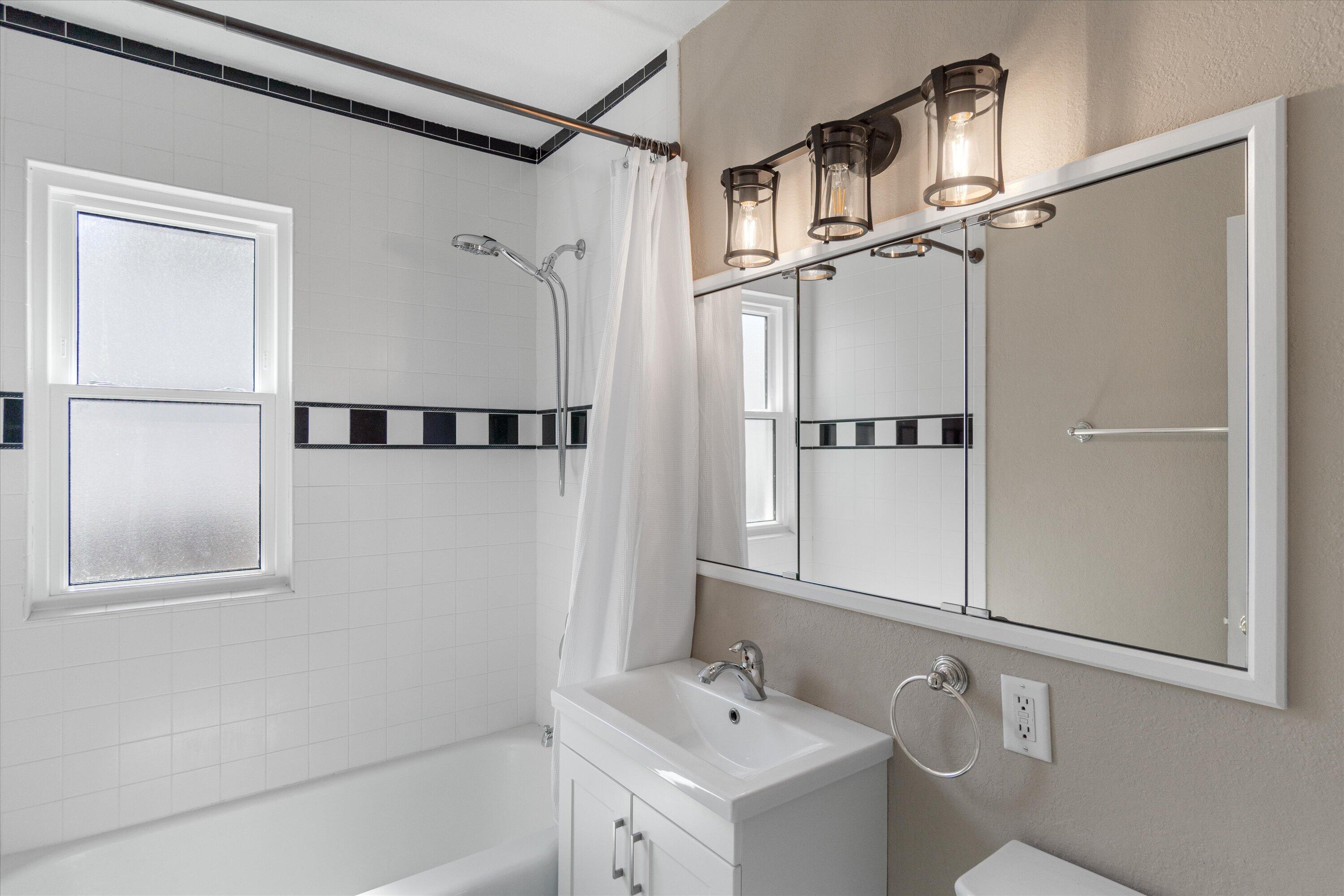 N39W27485 Hillside Grove Road Pewaukee, WI 53072 - Photo 15 of 43 Main level full bath
