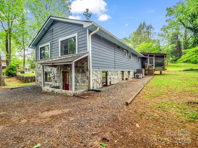 $399,900 | 95 Whitney Avenue, Tryon, NC 28782