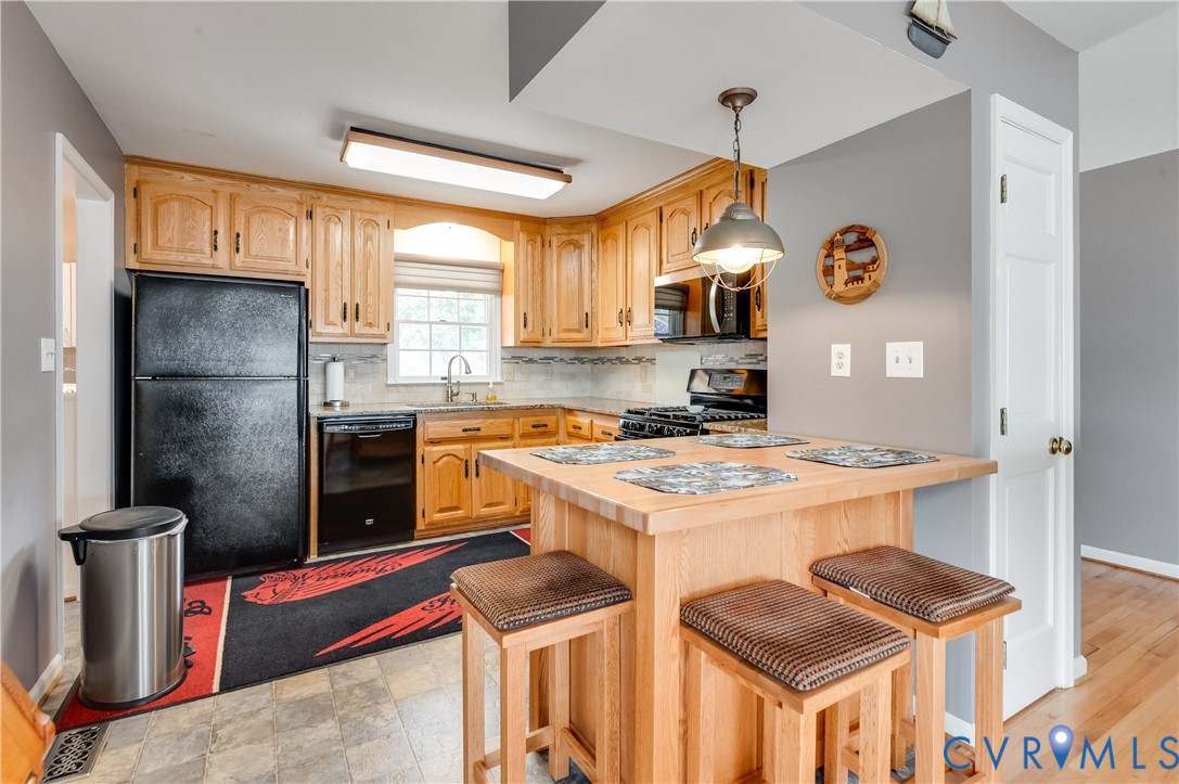 11802 Deep Point Lane Gloucester, VA 23061 - Photo 16 of 40