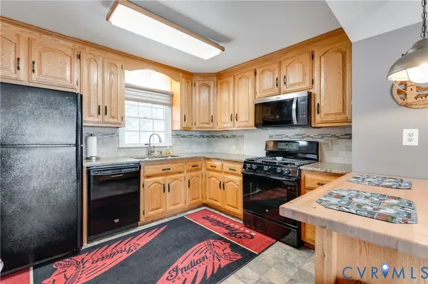 $750,000 | 11802 Deep Point Lane, Gloucester, VA 23061