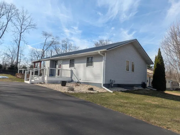 $2,600 | 4125 Spruce Street, Delavan, WI 53115